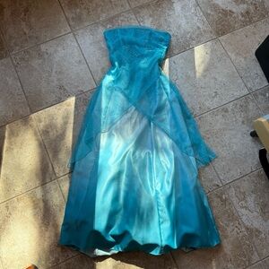 Elegant Blue Strapless Gown